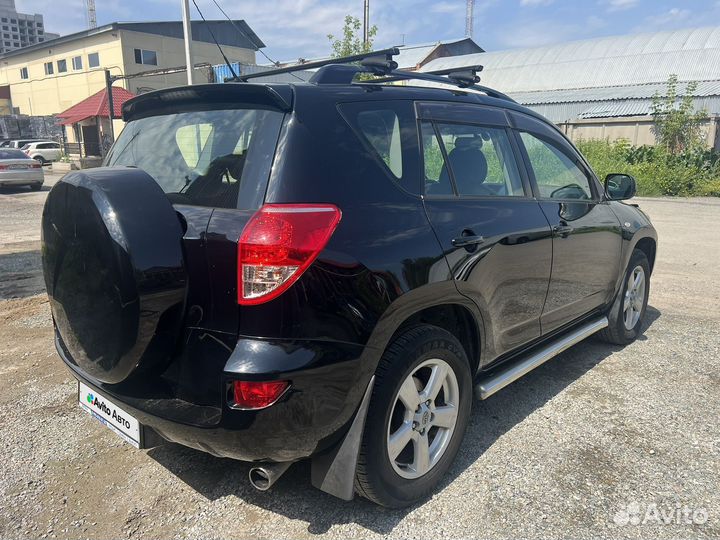 Toyota RAV4 2.0 AT, 2006, 212 000 км