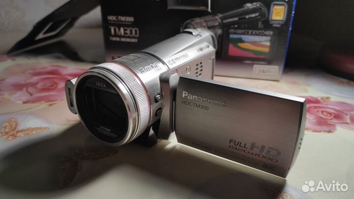 Видеокамера Panasonic HDC-TM300
