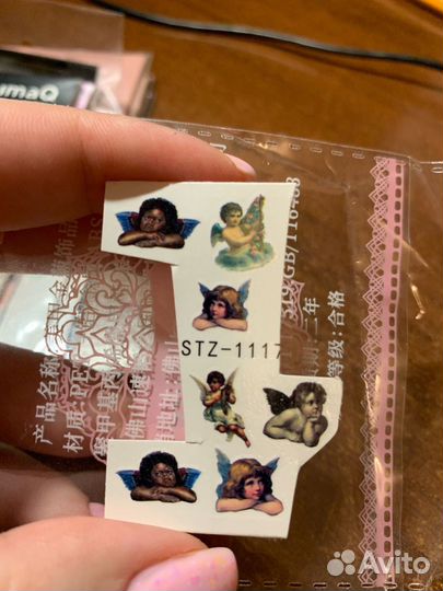 Наклейки и слайдеры на ногти для маникюра