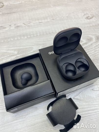 Кейс Samsung Buds 2 Pro. Новый