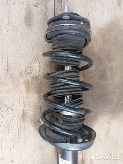 Стойка амортизатора передняя левая Honda Civic 8