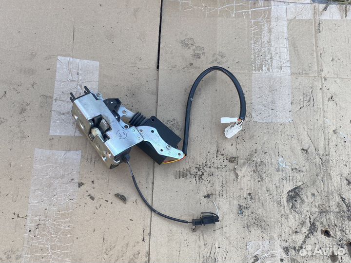 Замок передний левый niva Chevrolet