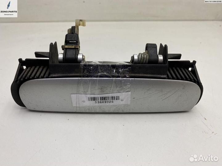 Накладка на ручку двери 4B0839208, 4B0839885 на Audi A6 C5 (1997-2005)