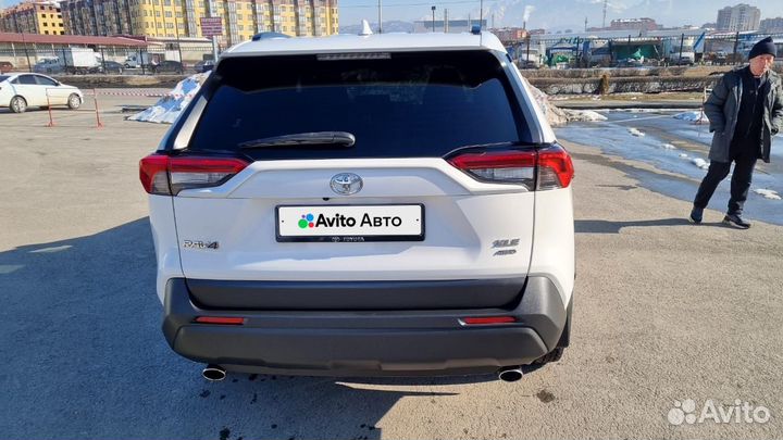 Toyota RAV4 2.5 AT, 2018, 94 000 км