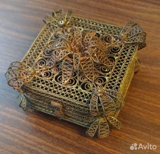 Шкатулка филигранная