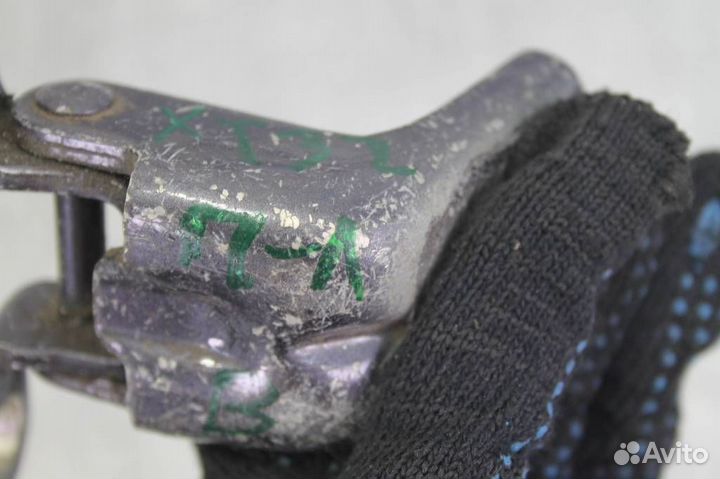 Петля двери передней левой верхняя Nissan X-Trail