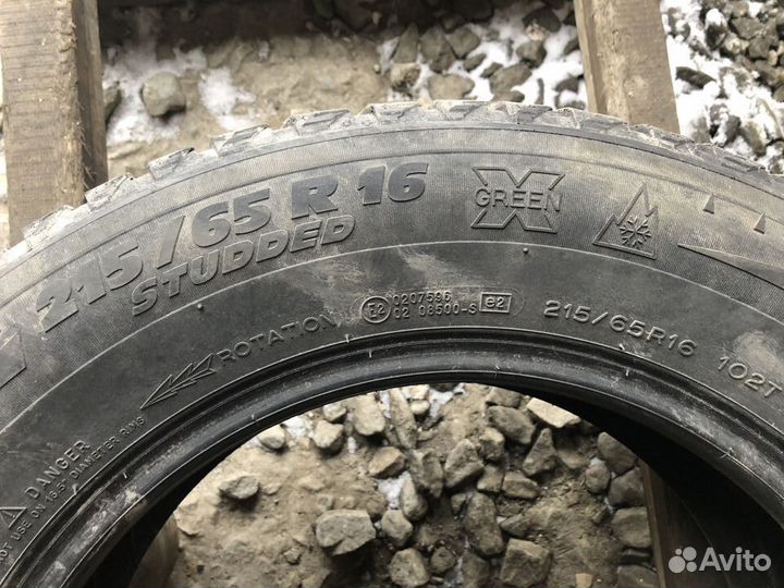 Michelin X-Ice North XIN2 215/65 R16