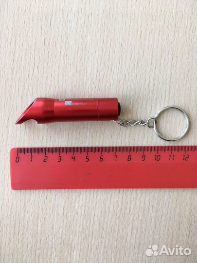 Брелок фонарик-открывалка
