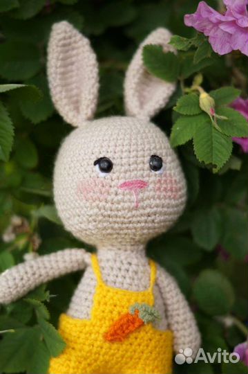 Вязаный зайчик