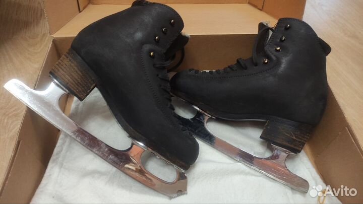 Фигурные Коньки Risport RF3