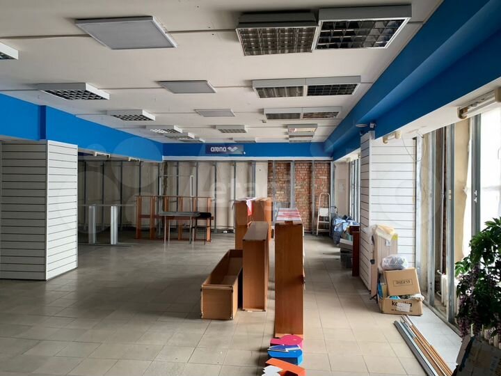 Продам торговое помещение, 390 м²