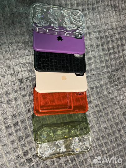 Чехолы на iPhone 11