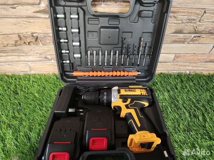 Дрель шуруповерт DeWalt 36V с набором