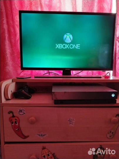 Xbox one x 1tb 4k