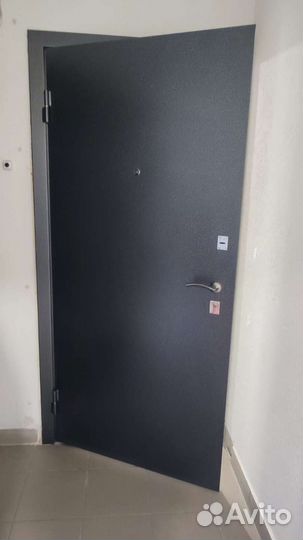 Дверь входная металлическая новая