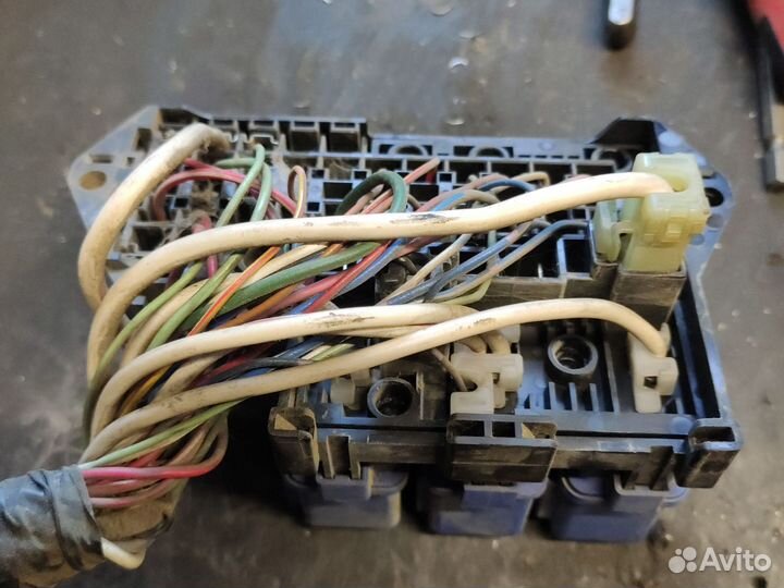 Блок предохранителей Ниссан патрол у60