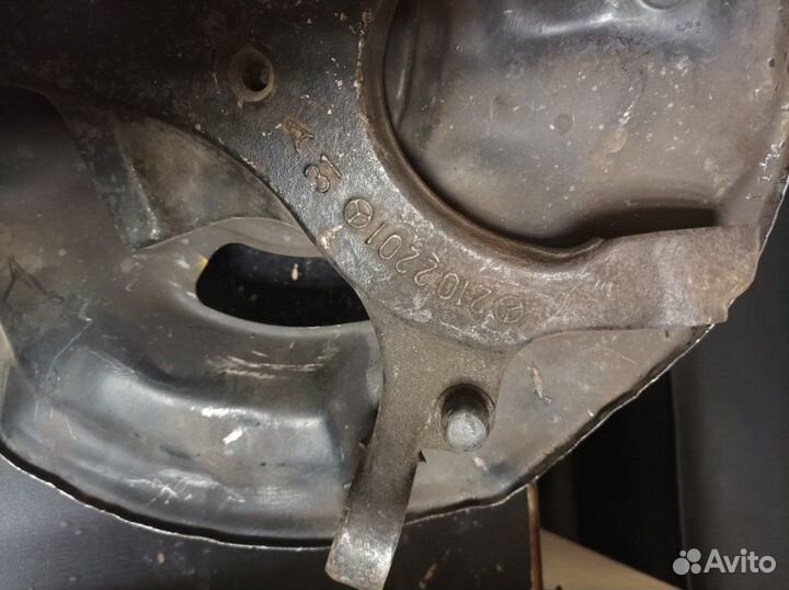 Кулак поворотный передний левый Mercedes W210