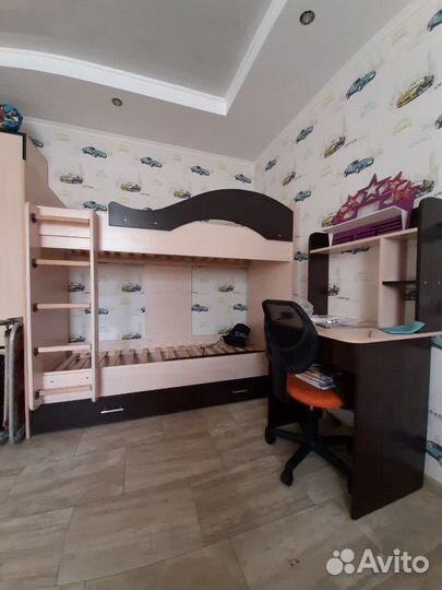 Двухъярусная кровать