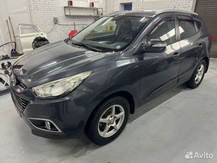 Петля крышки багажника Hyundai Ix35 2.0 G4KD 2012