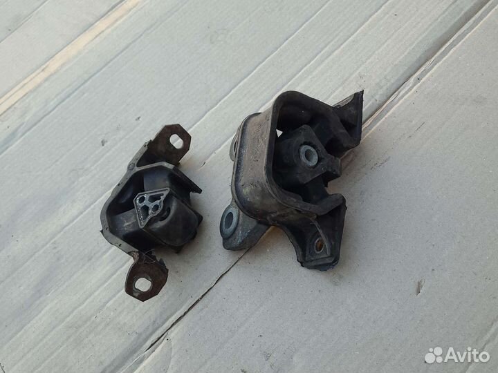 Подушка крепления двигателя Opel Corsa B 1993-2000