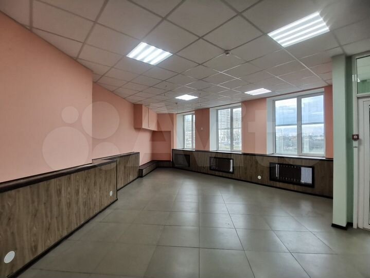 Сдам торговое помещение, 250 м²