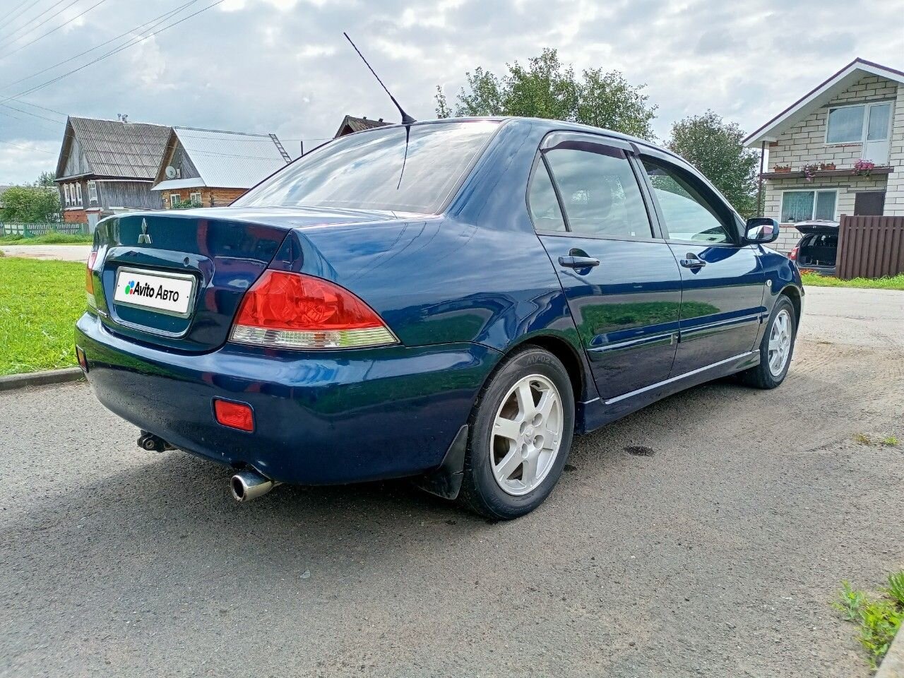 Mitsubishi Lancer: фото владельца