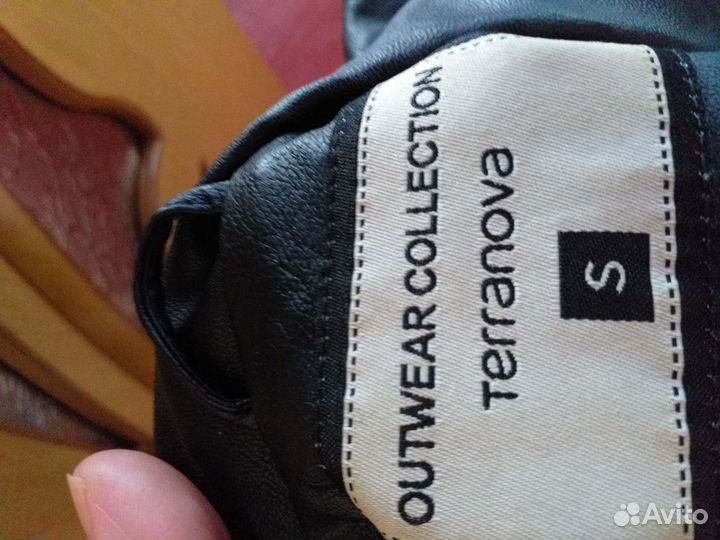 Куртки новые