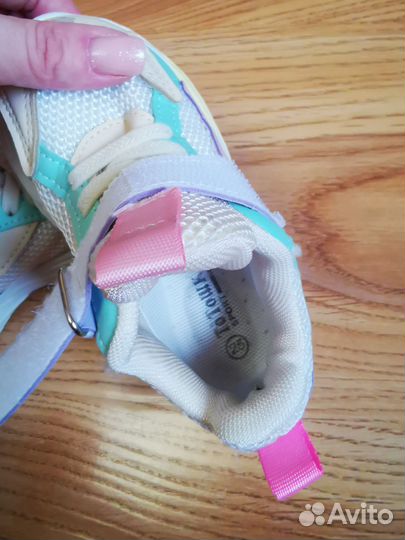 Кроссовки детские для девочки 25