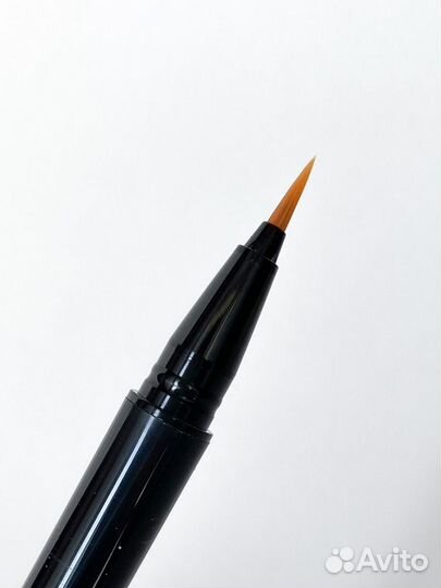 Карандаш подводка MAC Shape And Shade Brow