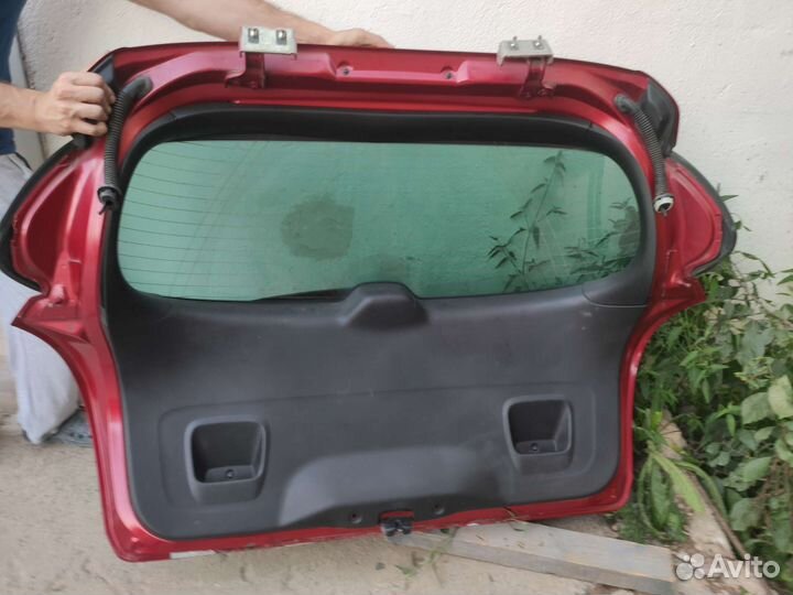 Задняя дверь на Пежо 308 sw универсал