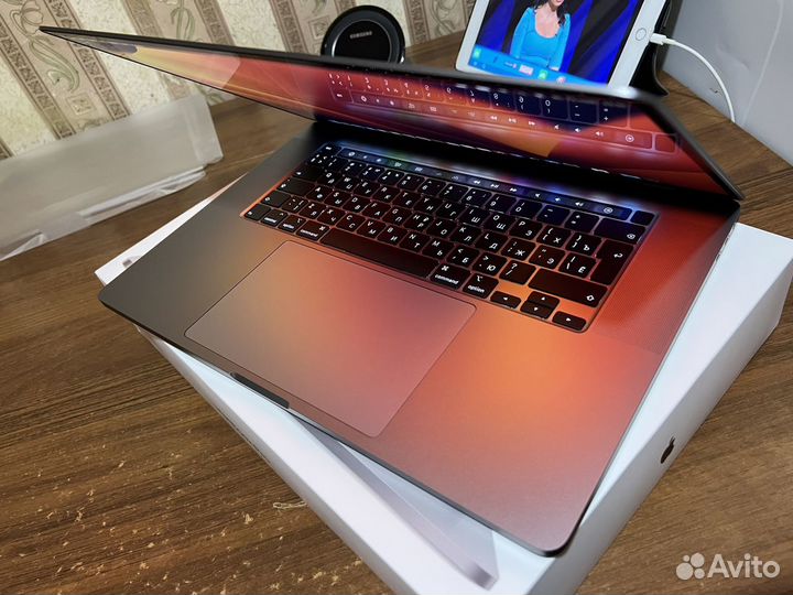 Новый MacBook Pro 16-inch,2019/Core i7/16/500