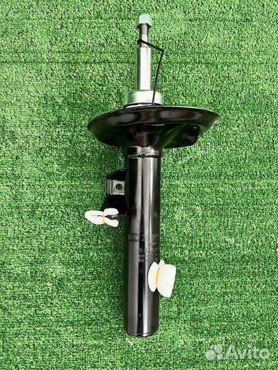 Стойка амортизационная газовая, передняя правая BM