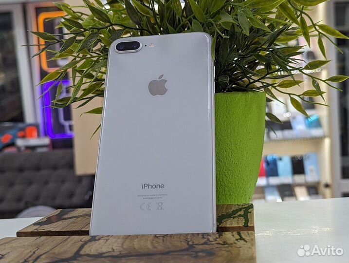 iPhone 8 Plus, 64 ГБ
