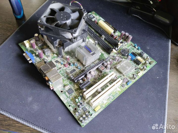Собранная материнская плата