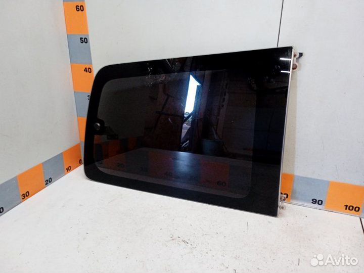 Стекло глухое зад. правое Mitsubishi Pajero 3 3.5