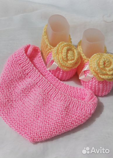 Пинетки и чепчик