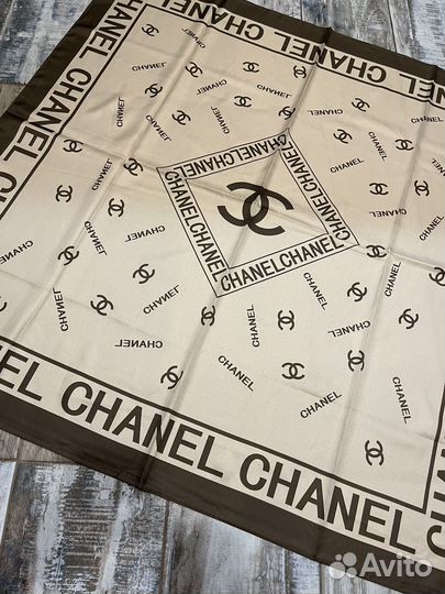 Шелковый платок шаль Chanel бежевый с коричневым