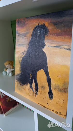 Картина для интерьера Чёрный конь в поле