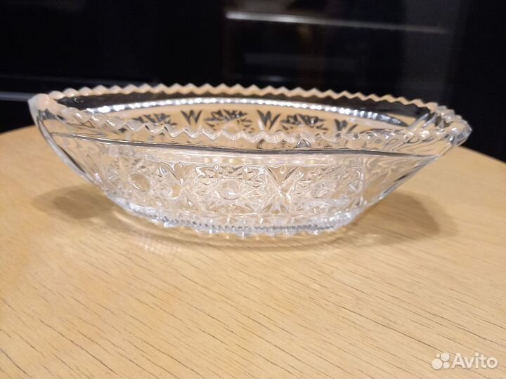 Хрустальная конфетница