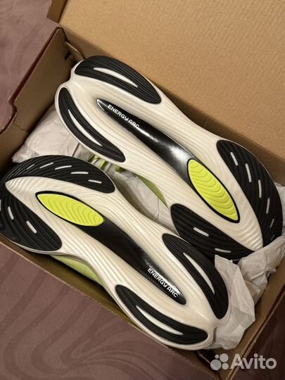 Кроссовки New Balance Fuelcell Supercomp Elite V3