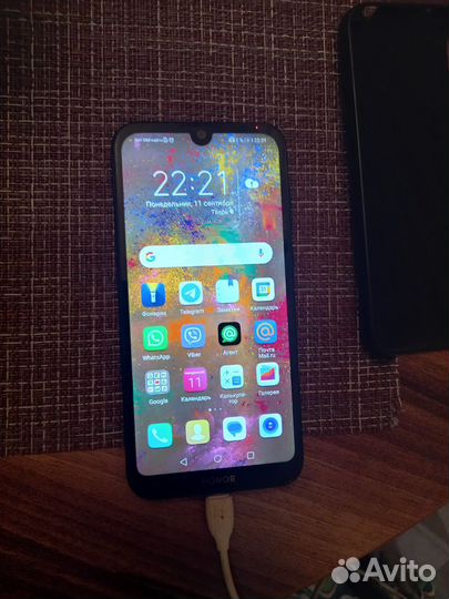 Телефон honor 8s