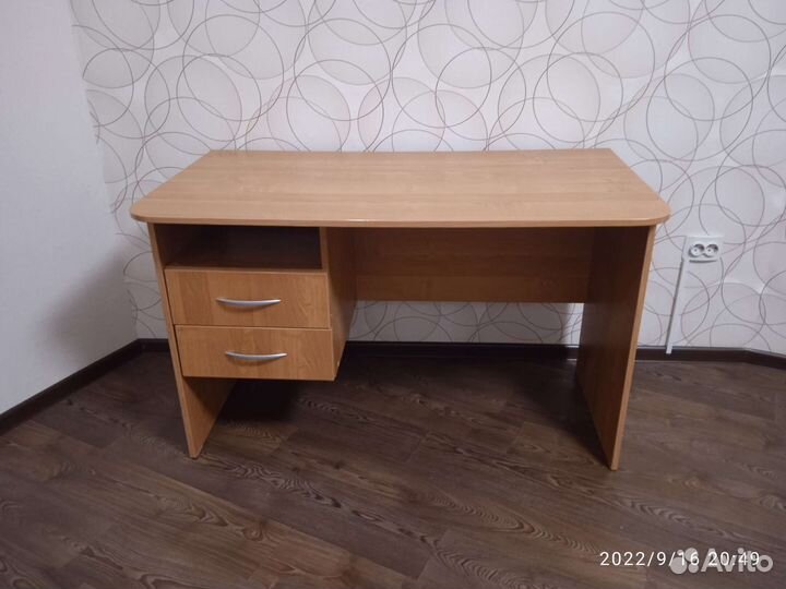 Письменный стол