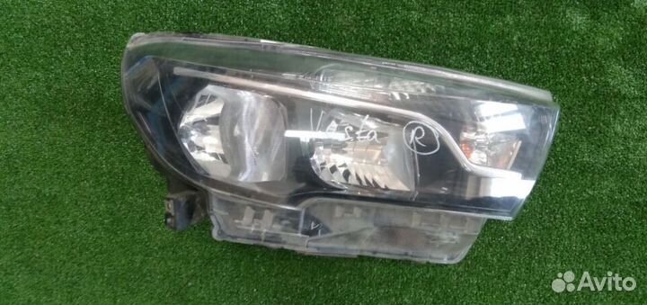 Фара правая б/у LADA Vesta