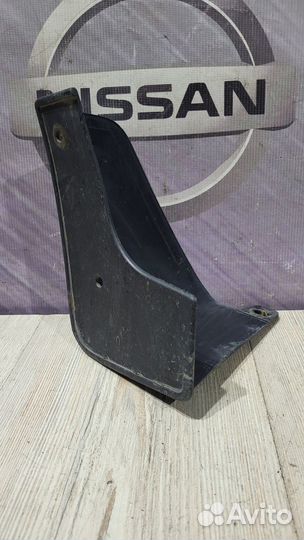 Брызговик задний Nissan teana J32 Прав