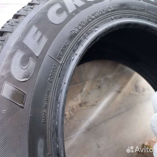 Bridgestone Ice Cruiser 7000 205/60 R16