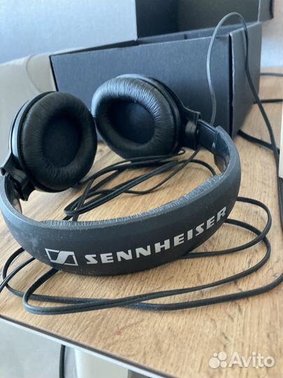 Проводные наушники