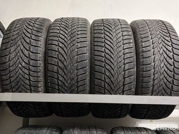 Goodyear UltraGrip Ice 2 215/45 R17 91T