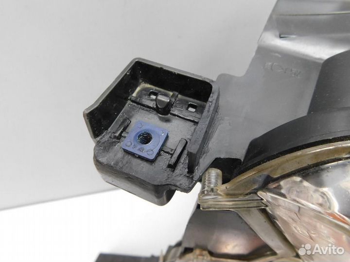 Фара левая Toyota Land Cruiser