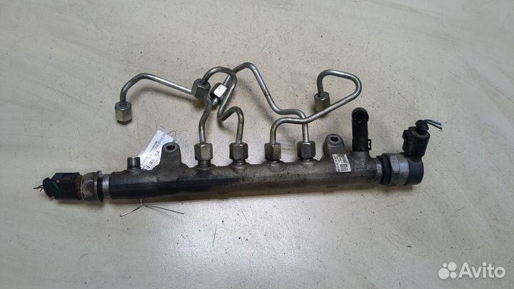 Рампа топливная Volkswagen Golf 6, 2010