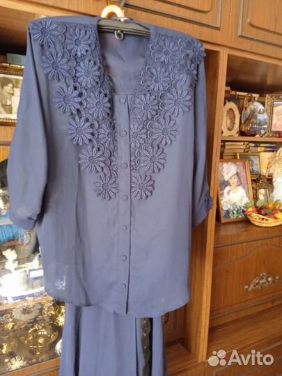 Костюм -блузка и юбка